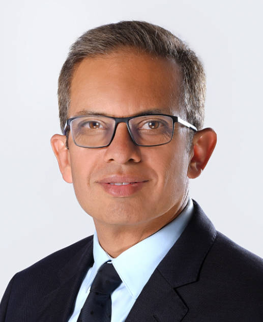 Dr Amr Elsamman Neurosurgeon-Core-Clinics-best-neurosurgeon-in-egypt